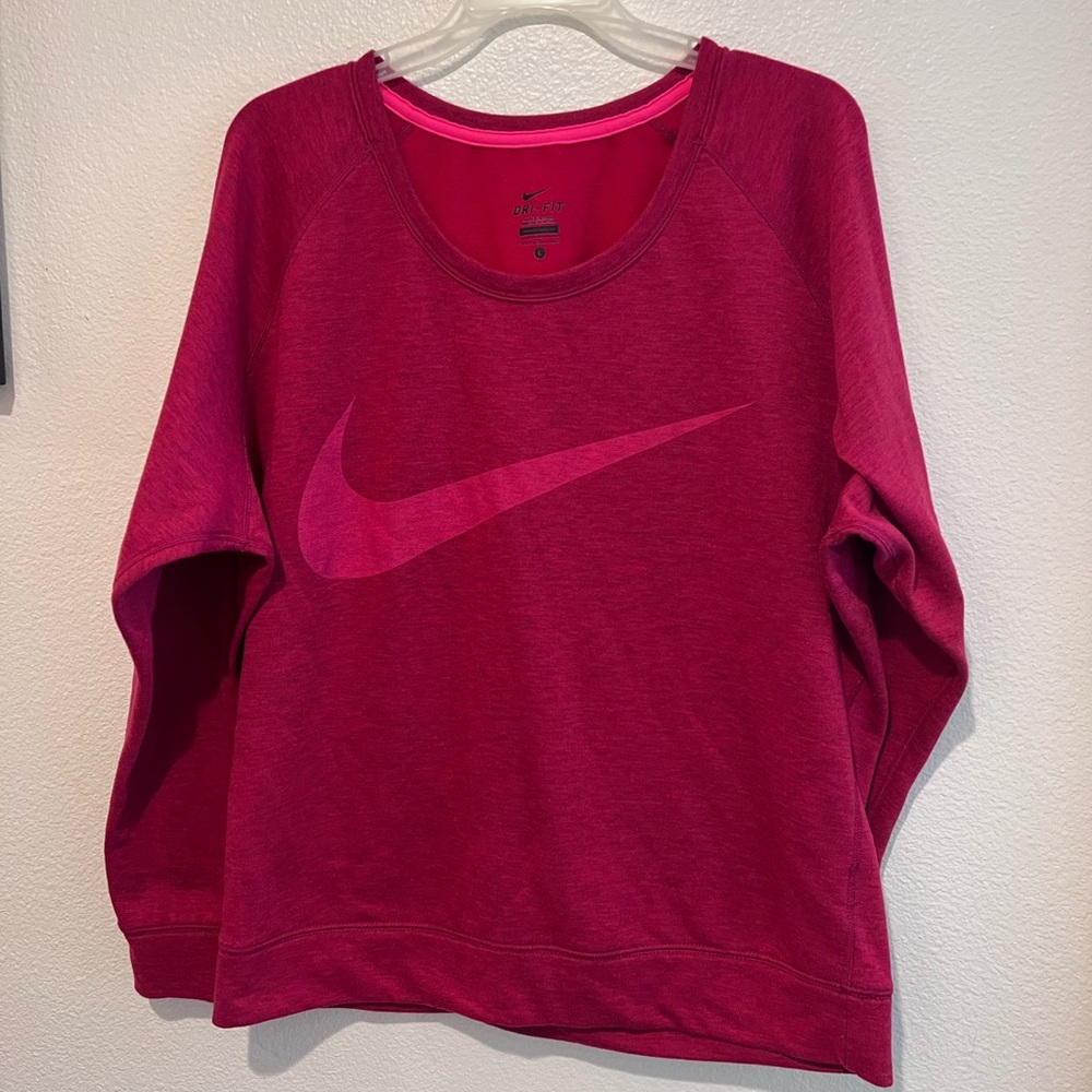 Women’s Nike Dry Fit sweatshirt in Pink